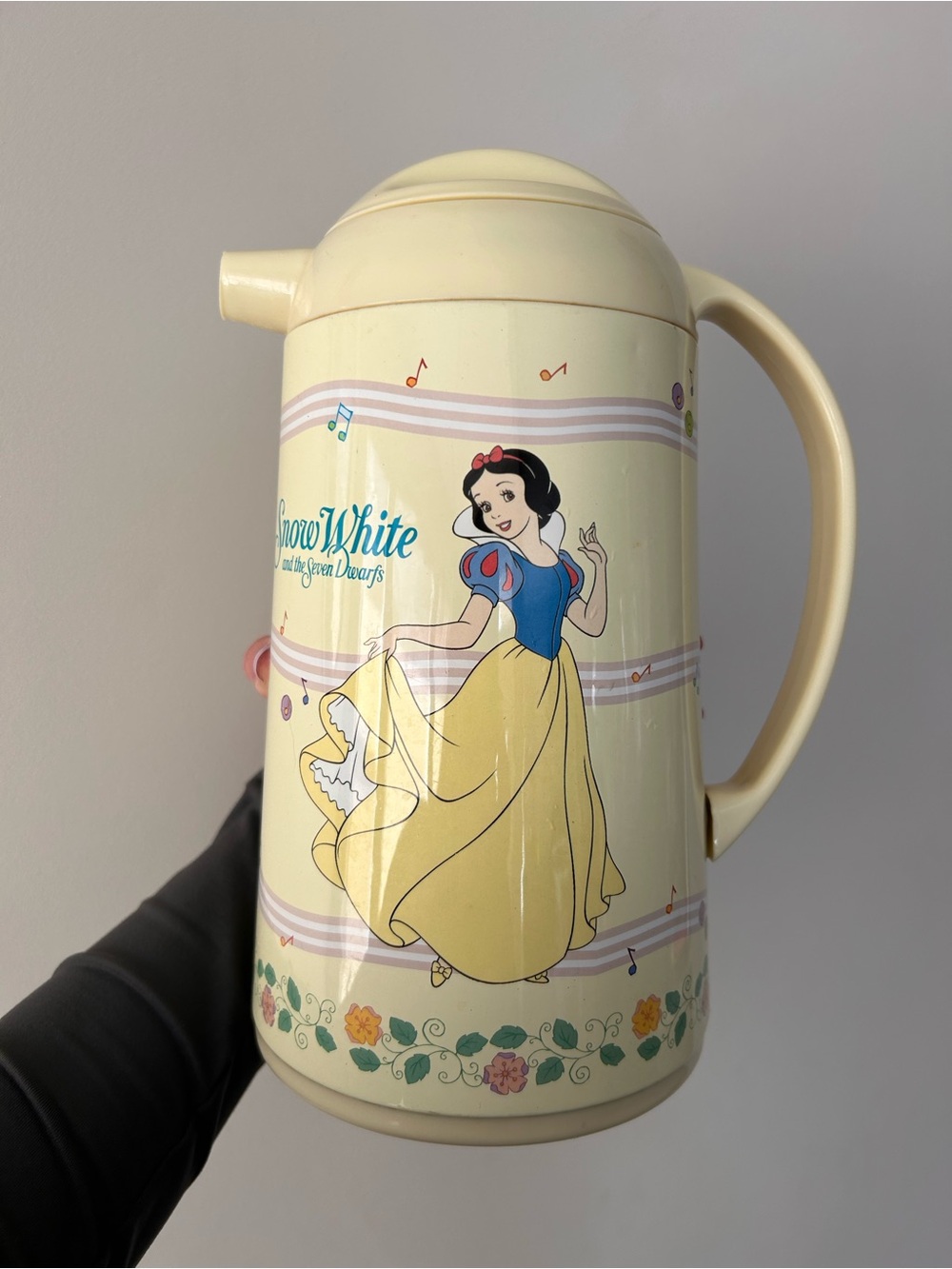 Vintage Disney Snow White and the Seven Dwarf insulated beverage thermos pitcher